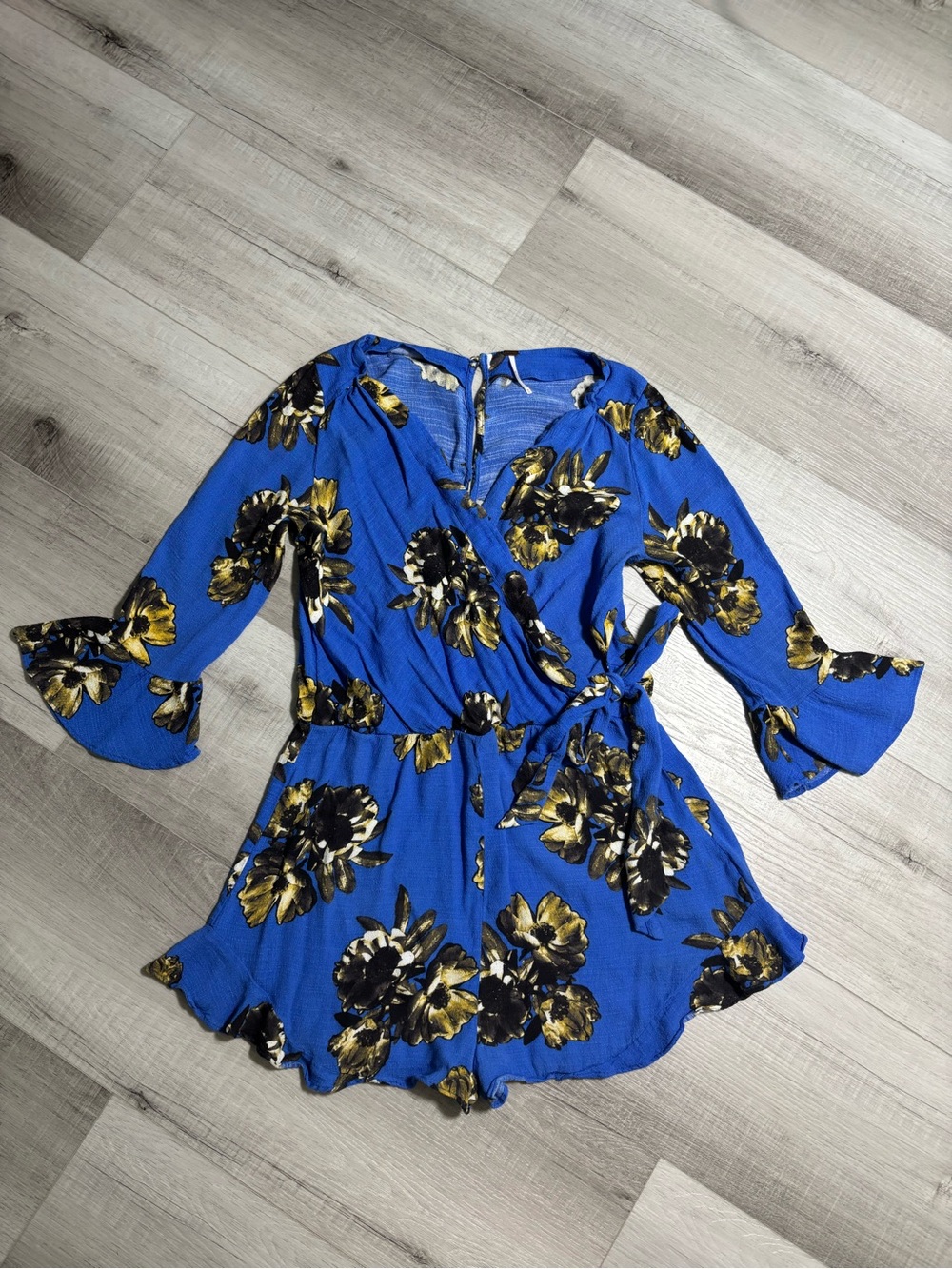 Free People Blue Floral Tie Waist Romper Boho Flowy Sleeves Medium